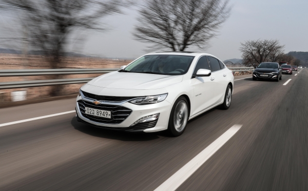 쉐보레 중형 세단 '더 뉴 말리부 1.35 E-Turbo' 주행사진. 사진=한국GM