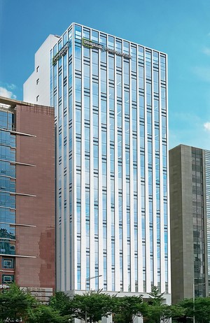 "제약 기업에서 더마코스메틱 강자로"...토탈 헬스케어 옷 갈아입는 '동... - 뉴스 썸네일 이미지