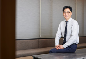 [ER초대석] "AI가 회계사 밀어낸다? 사람 중심 인사회계가 새시대의 정답... - 뉴스 썸네일 이미지