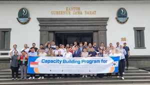 "전기버스 충전인프라 운영 노하우 전파"...충남혁신센터, 인도네시아서... - 뉴스 썸네일 이미지