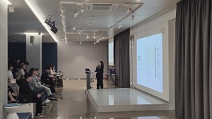 "억지 강요 멈추고 신입사원 마이클 불렀다" 엑셀 야근 지운 마이페어의... - 뉴스 썸네일 이미지