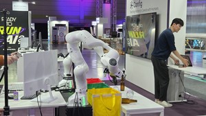 [AWS 서밋 서울 2026③] 디지털 너머의 AI, 로봇이 걸어 나왔다 - 뉴스 썸네일 이미지